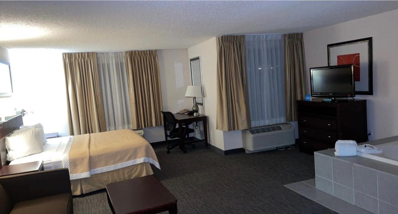 Days Inn & Suites By Wyndham Denver International Airport Exterior photo